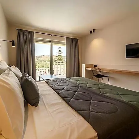 Ξενοδοχείο Filoxenia Zakynthos 4*